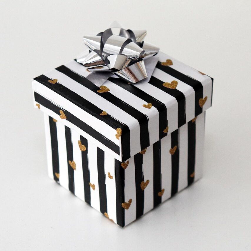 Home gift, christmas, gift packaging, white, black, stripes, nicholas, christmas gift, birthday present, surprise, package, packaging, happy birthday, silver, give, give away, christmas wallpaper